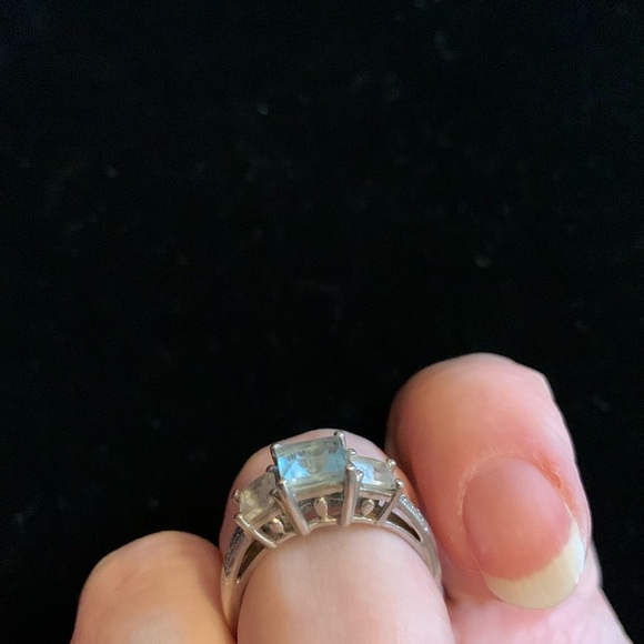 Vintage sterling silver w 3 center topaz stones sz6 marked 925 w small diamonds - Picture 3 of 5